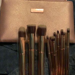 BH Cosmetics 11 pc rose gold brush set and bag